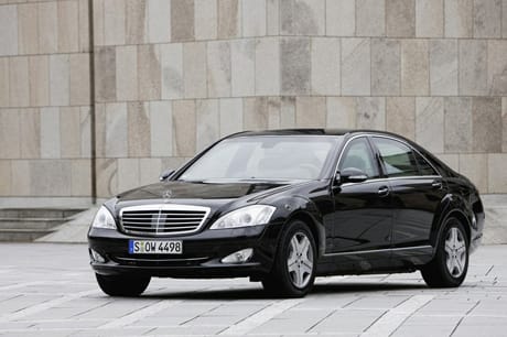 Taxi 4 chỗ